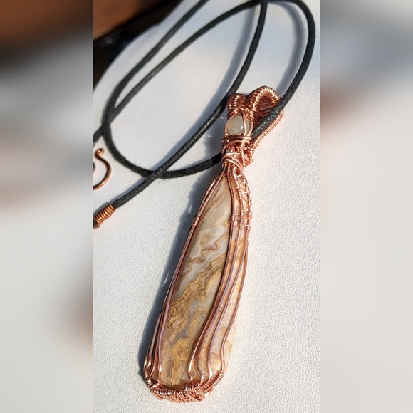 Golden Lace Agate Pendant Necklace Unique Artisan Copper Design - Picture 5 of 17